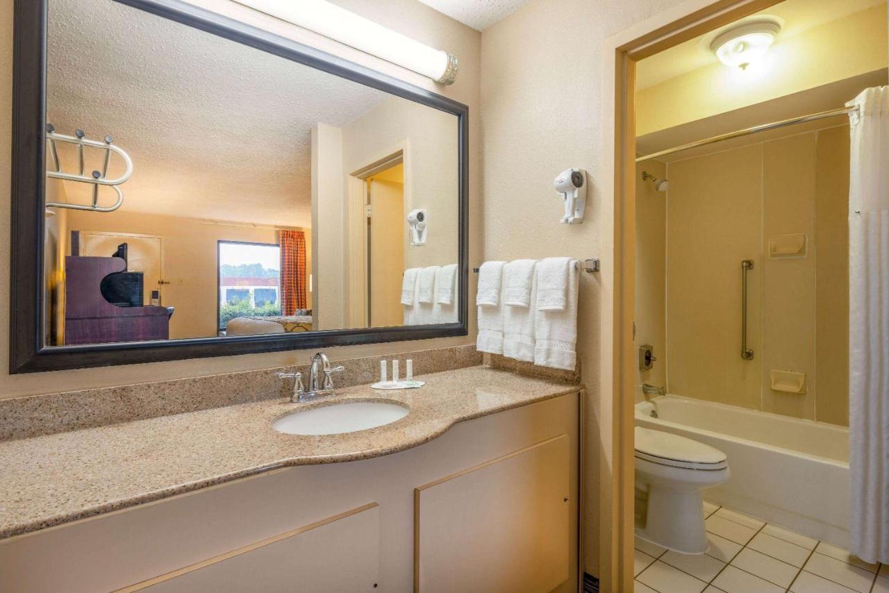 Baymont By Wyndham Columbus Ga Ξενοδοχείο Εξωτερικό φωτογραφία
